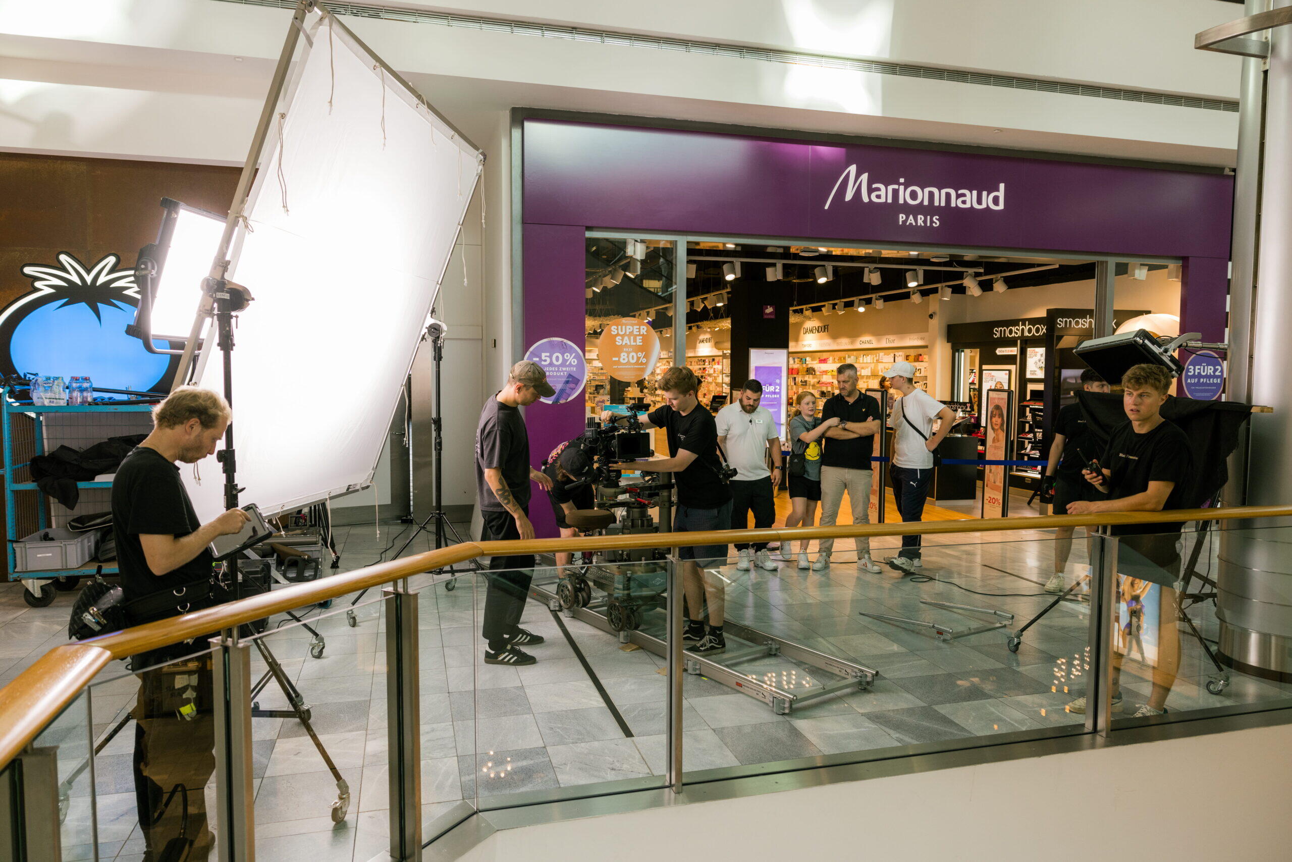 Glatt Entdeckungs Freude Werbekampagne Black Frame Behind the scenes