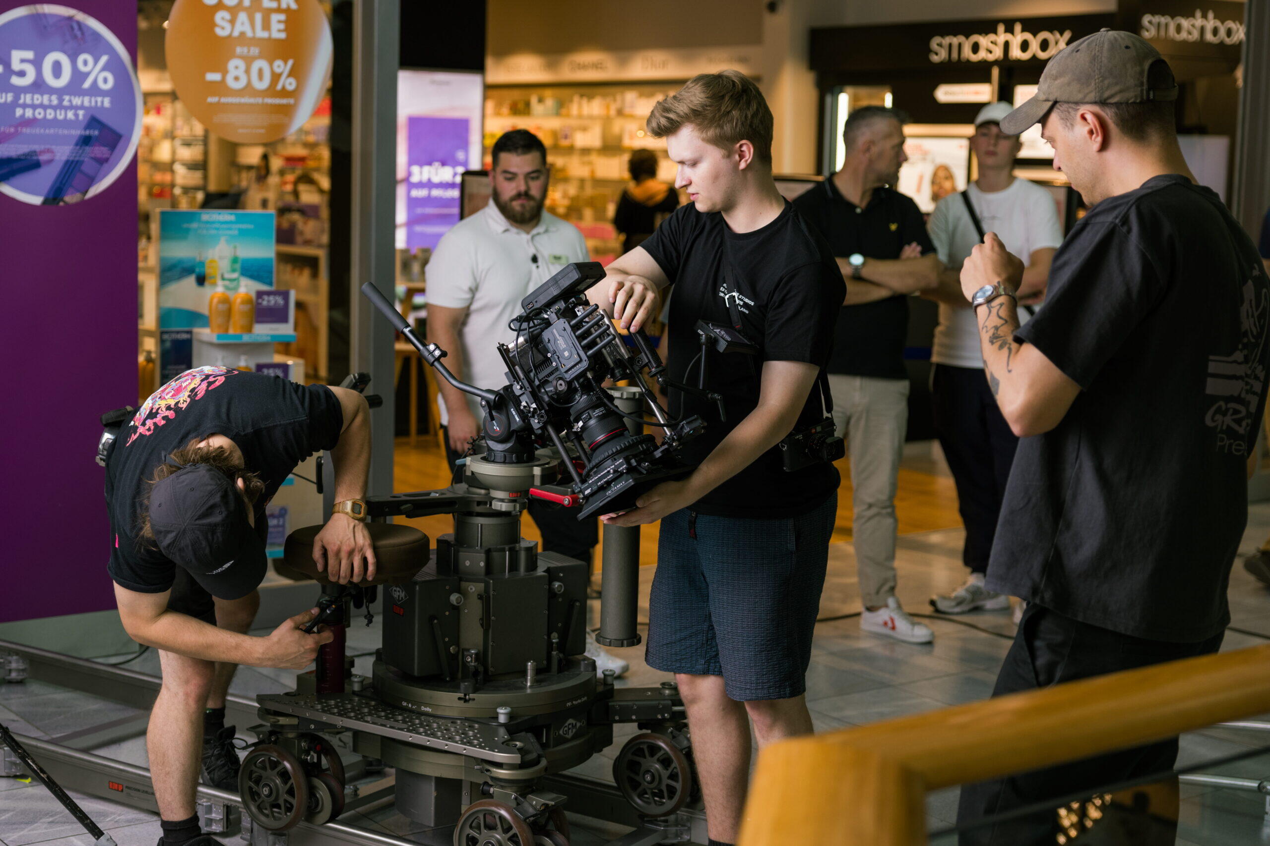 Glatt Entdeckungs Freude Werbekampagne Black Frame Behind the scenes