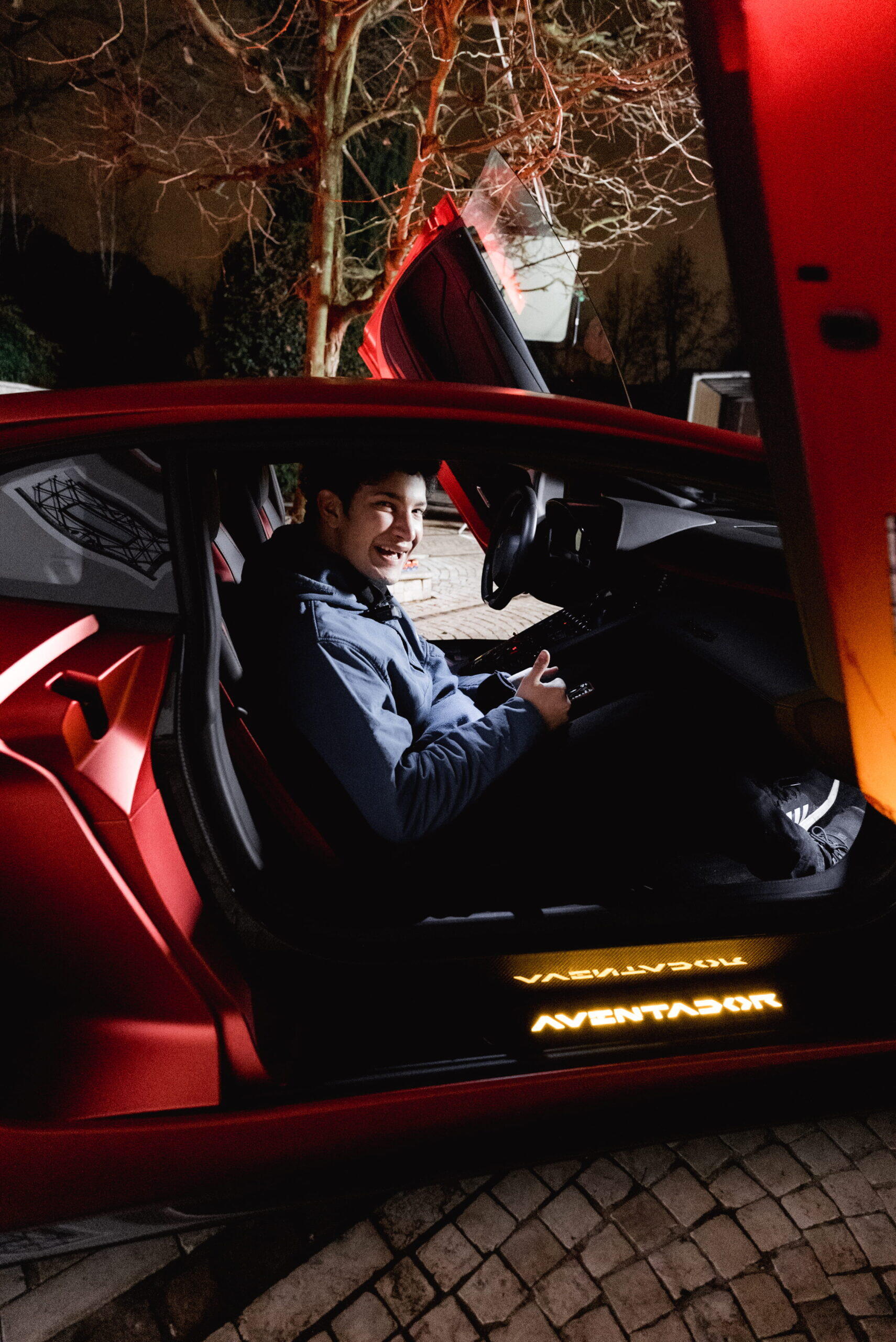 Lamborghini behind the scene black frame