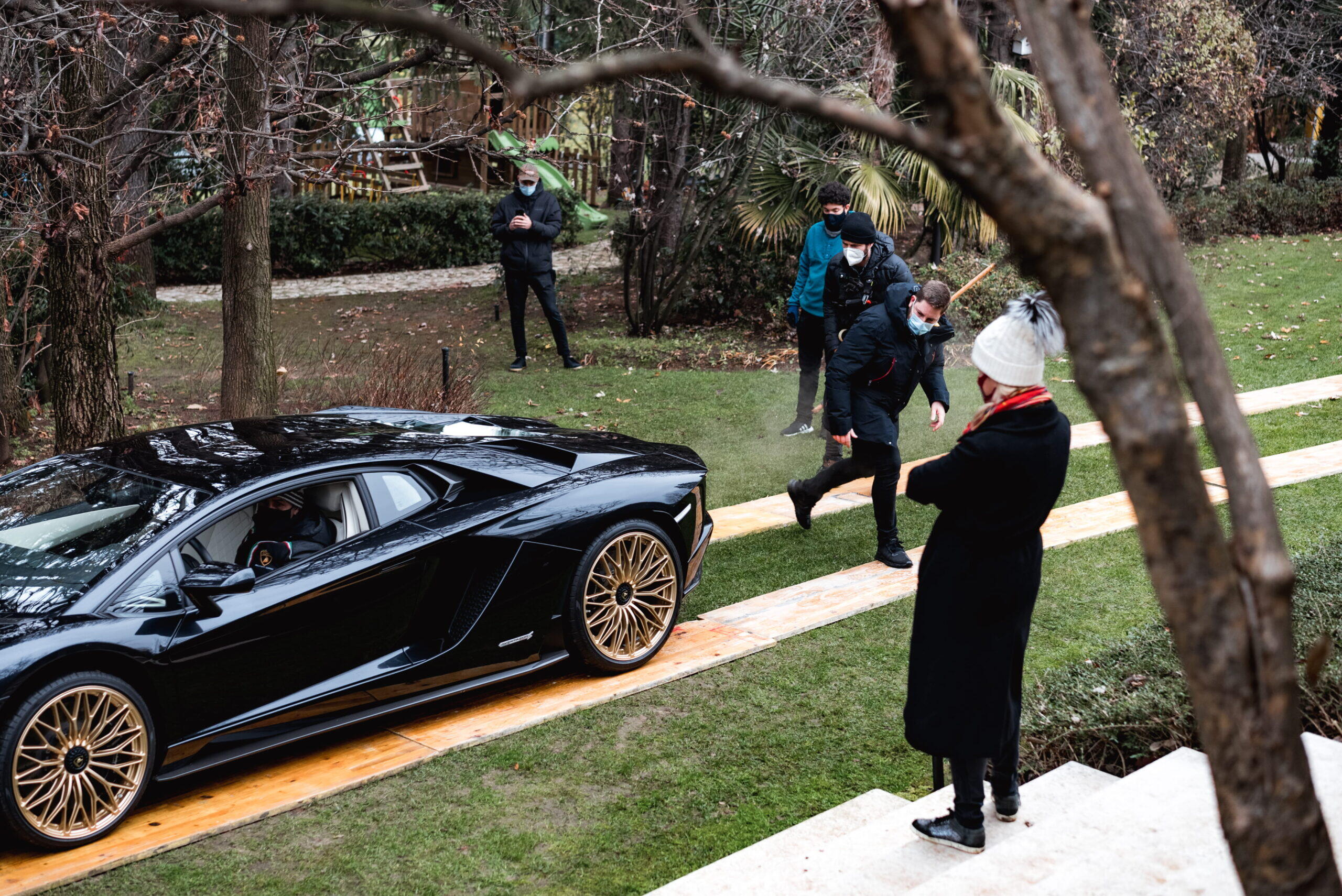 Lamborghini behind the scene black frame