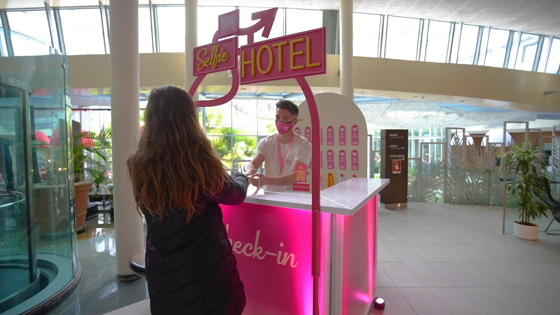 Selfie hotel 2024